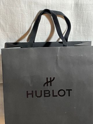 Lujoso libro Hublot y bolsa boutique 