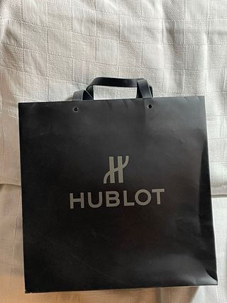 Lujoso libro Hublot y bolsa boutique 