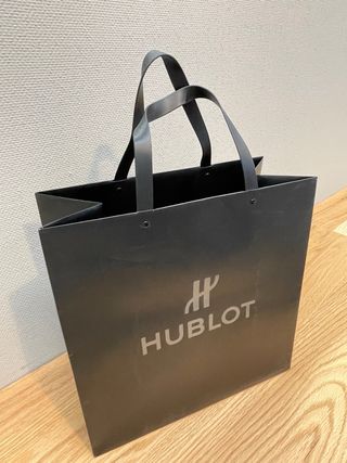 Lujoso libro Hublot y bolsa boutique 