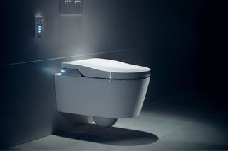 Instalación de inodoros inteligentes