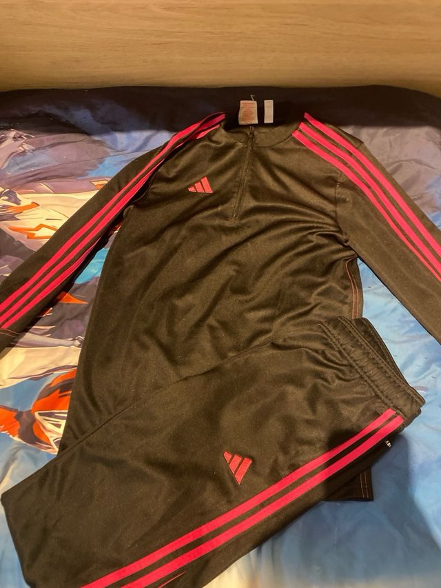 Conjunto deportivo adidas rosa