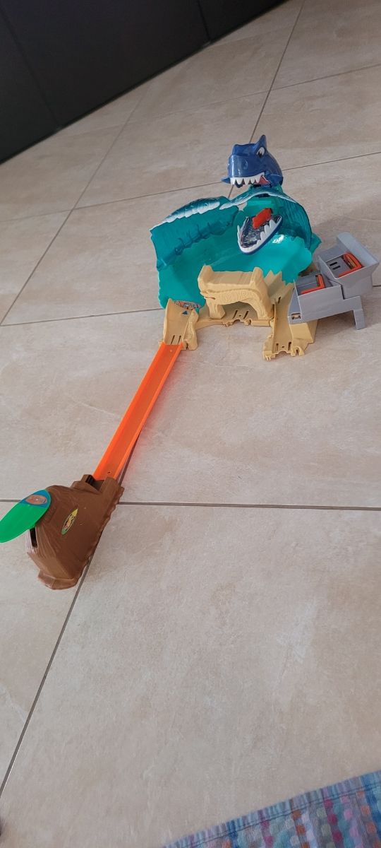 Hot wheels pista squalo