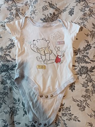 Lote de ropa 2-6 meses.