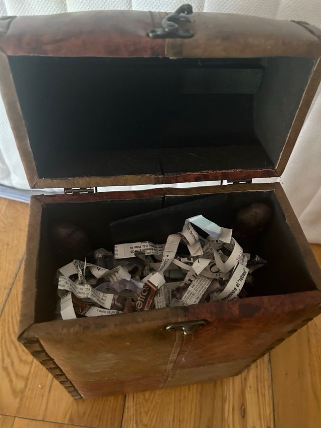 Figuras madera en estuche original