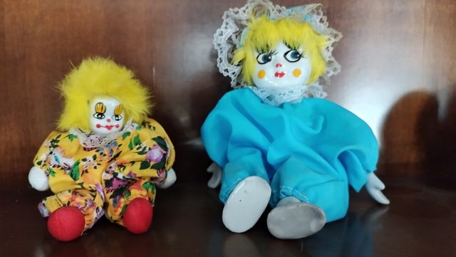 Figura muñecas cerámica.