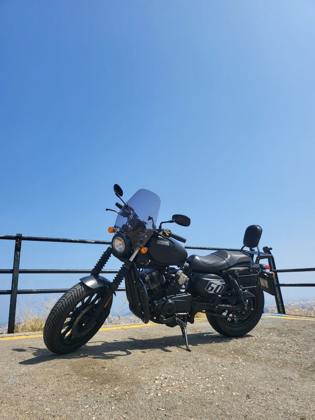Moto custom Hyosung Aquila 125cc