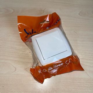 5€  interruptores conmutadores blancos