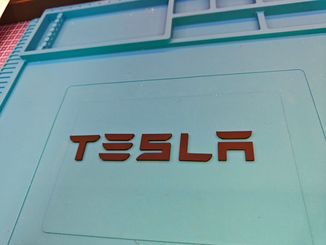 LETRAS TESLA TRASERAS MODEL 3 / Y