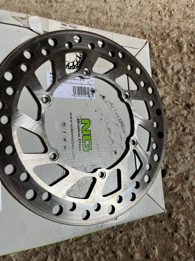 Disco de freno como nuevo moto  ng 675 250x118