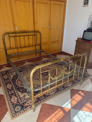 Forja dorada antigua(Cama)
