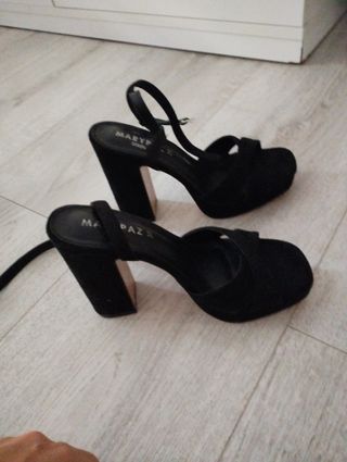 Sandalias de tacón alto negras