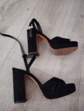 Sandalias de tacón alto negras