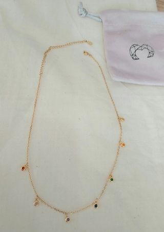 Collar con 7 circonitas colgantes