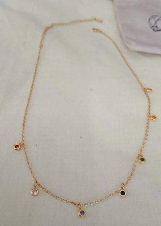 Collar con 7 circonitas colgantes