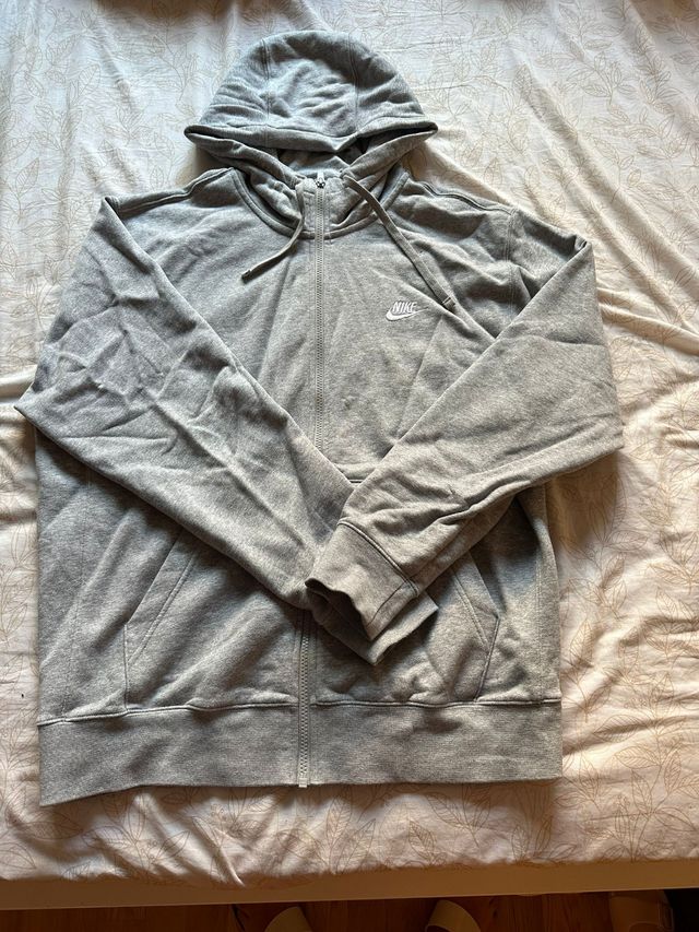 Sudadera Nike con capucha