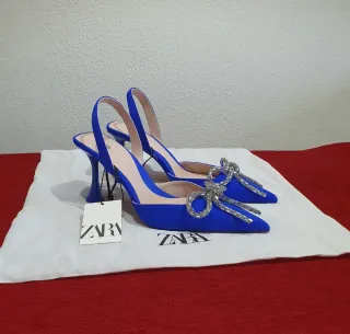 Tacones azules Zara