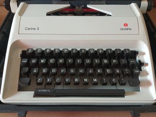Maquina de escribir olympia Carina 3