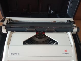 Maquina de escribir olympia Carina 3