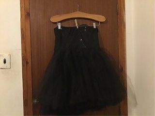 vestido negro brillante con tutu naf naf