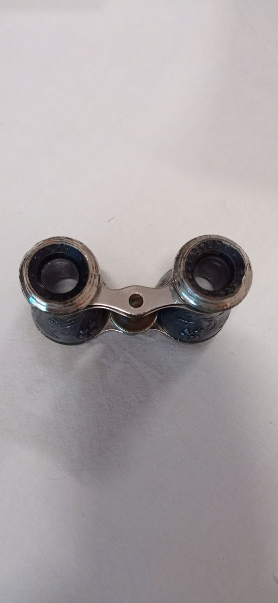 Binoculares muy antiguos