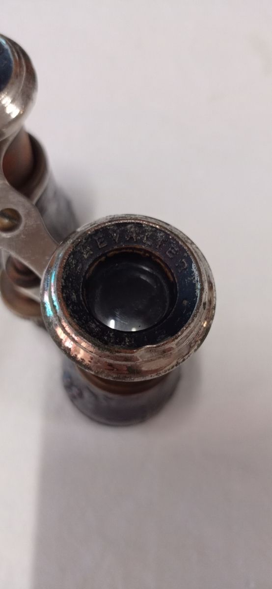 Binoculares muy antiguos