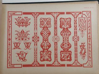 Libro antiguo. Cifras decorativas.