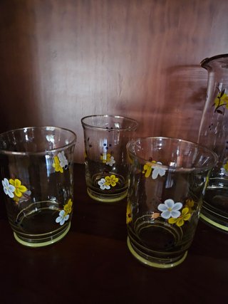 Jarra y vasos