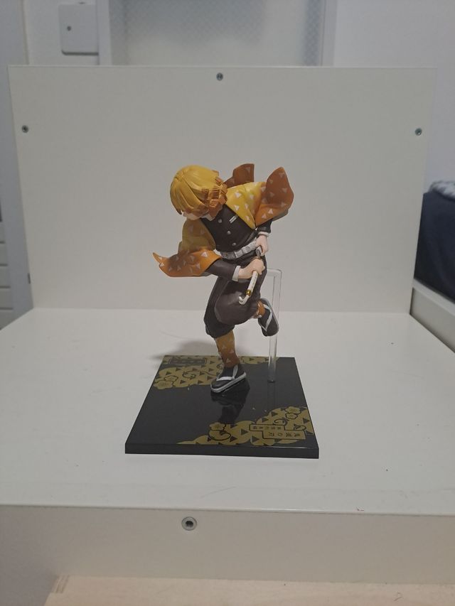 Action figure zenitsu