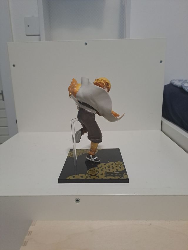 Action figure zenitsu