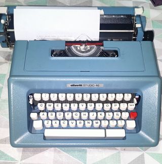 Olivetti studio 46 azul