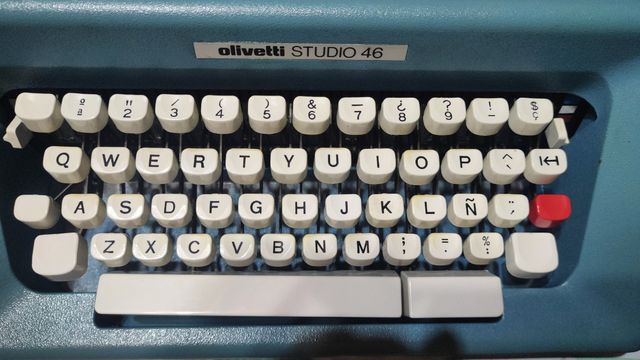 Olivetti studio 46 azul