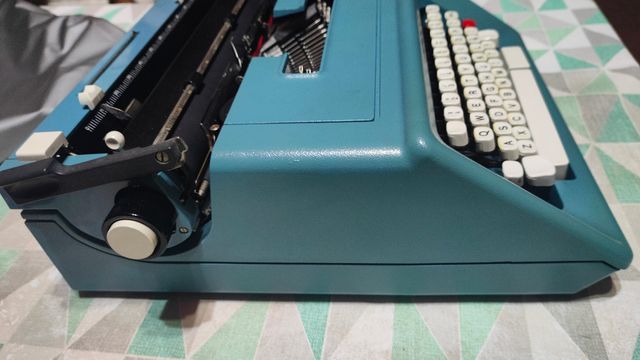 Olivetti studio 46 azul