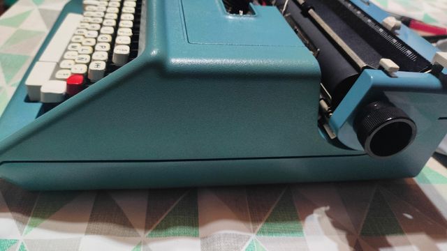 Olivetti studio 46 azul