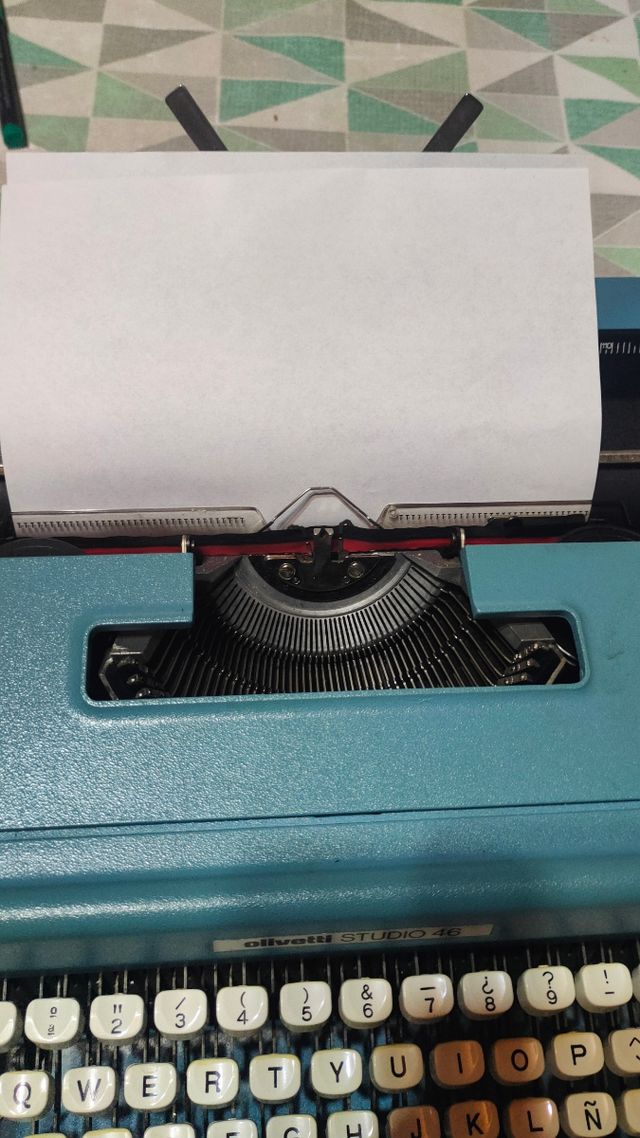 Olivetti studio 46 azul