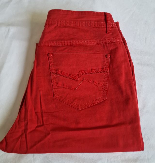Pantalón rojo 5 bolsillos Youline