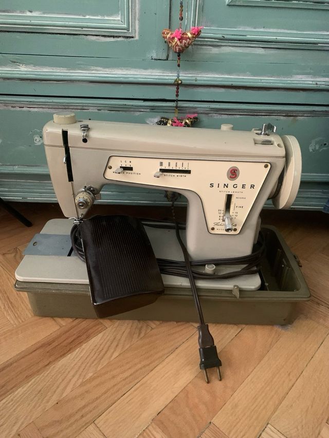 Máquina de coser Singer vintage modelo 237
