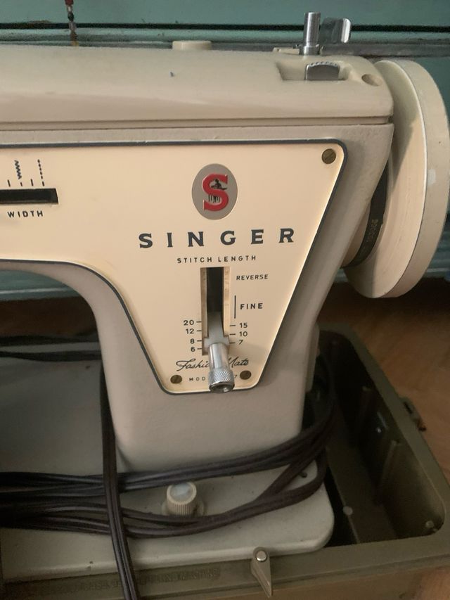 Máquina de coser Singer vintage modelo 237