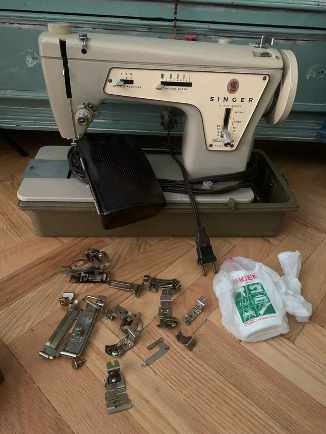 Máquina de coser Singer vintage modelo 237