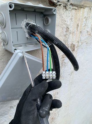 ELECTRICISTA
