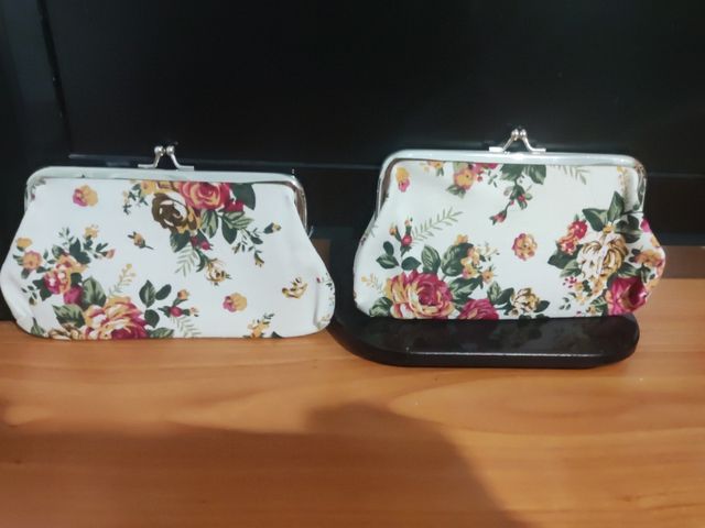 Monederos señora flores Colores