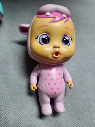 Bebe llorón con casita y accesorios