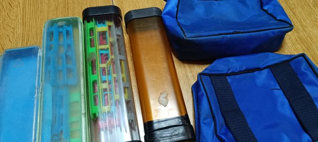 Porta lenza e borselli per pescare