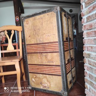 Baúl viaje antiguo