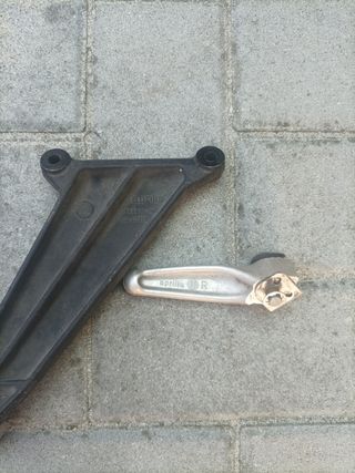 Pedane passeggero Aprilia RSV 1000