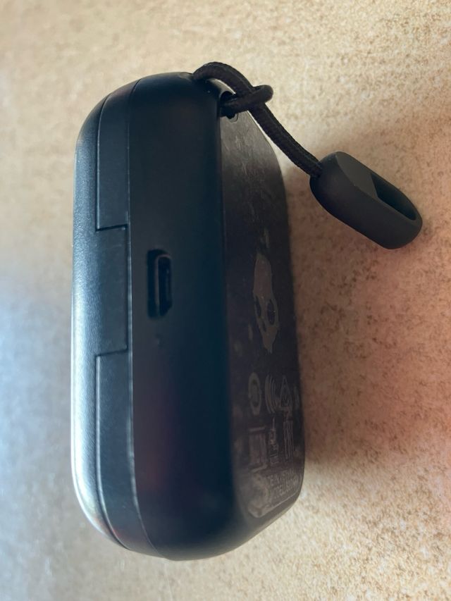 Cargador original auriculares Skullcandy