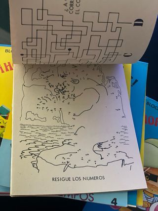 Lote de cuentos y puzles de cubos vintage