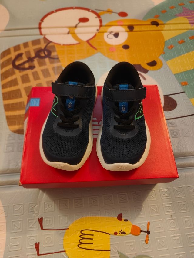 Scarpine new balance n. 23,5