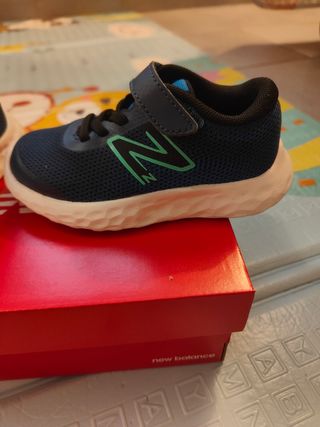 Scarpine new balance n. 23,5