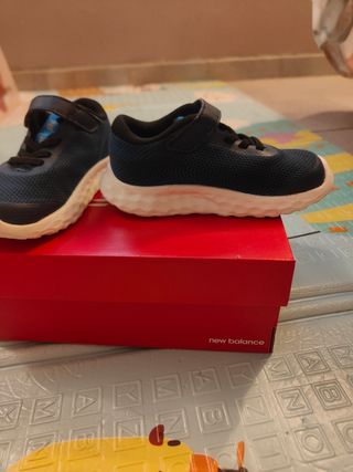 Scarpine new balance n. 23,5