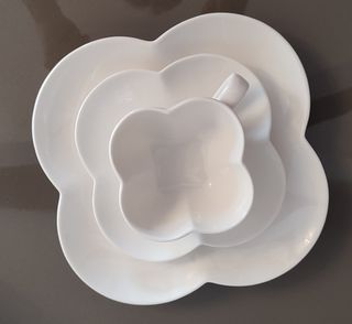 Tazza e piattini porcellana